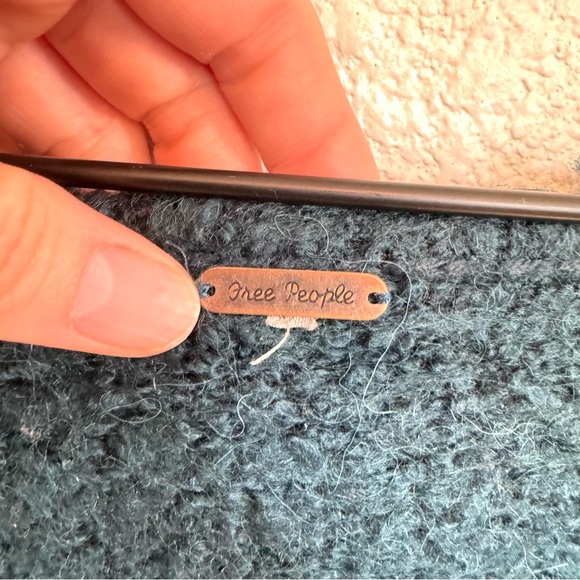 Free People Women's S Lofty Chunky Boucle Knit Oversized Drop Shoulder Sweater - Picture 5 of 10